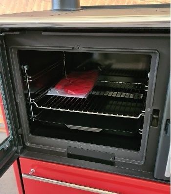 Отопительно-варочная печь PLAMEN 850 GLAS 8 кВт (красная) 5532 фото